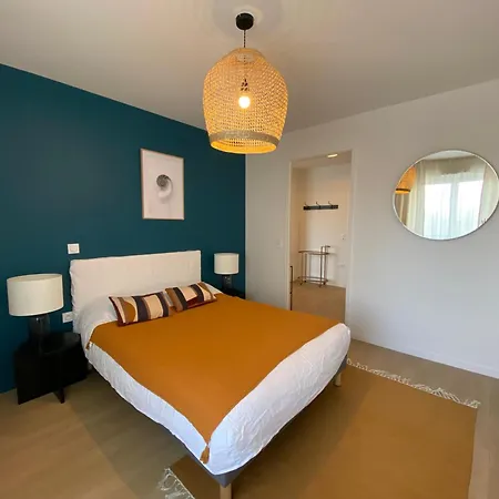 Cazam Paris Ouen Апарт-отель 4*