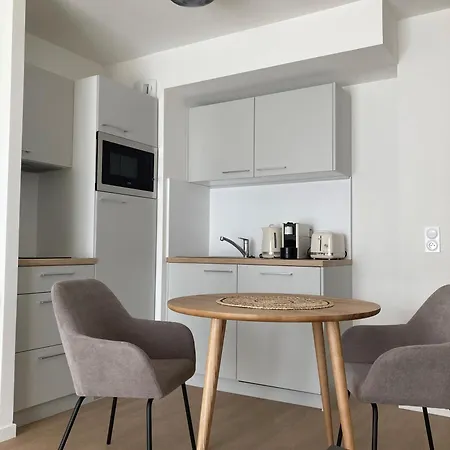 Cazam Paris Ouen Апарт-отель 4*